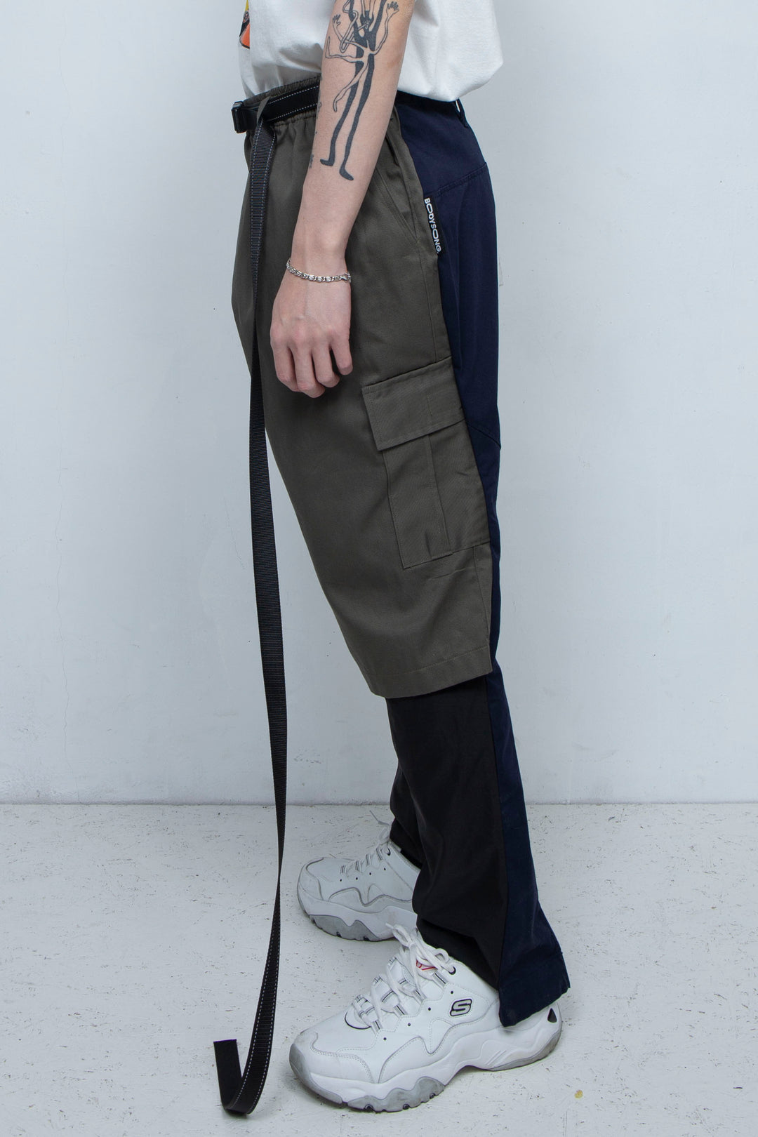 REMILHALF-CAEGO-FRONT KHAKI