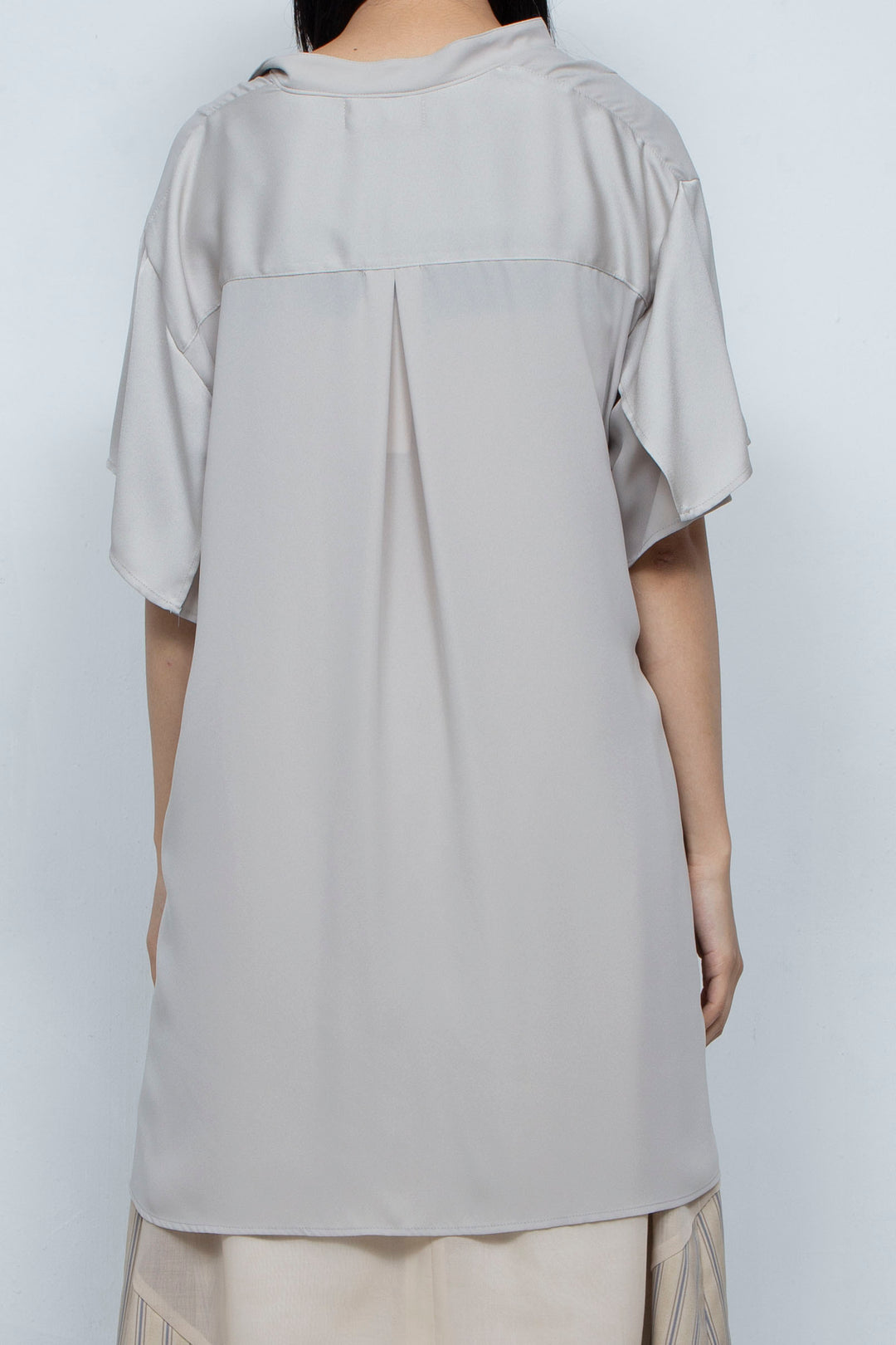hanging hem shirt