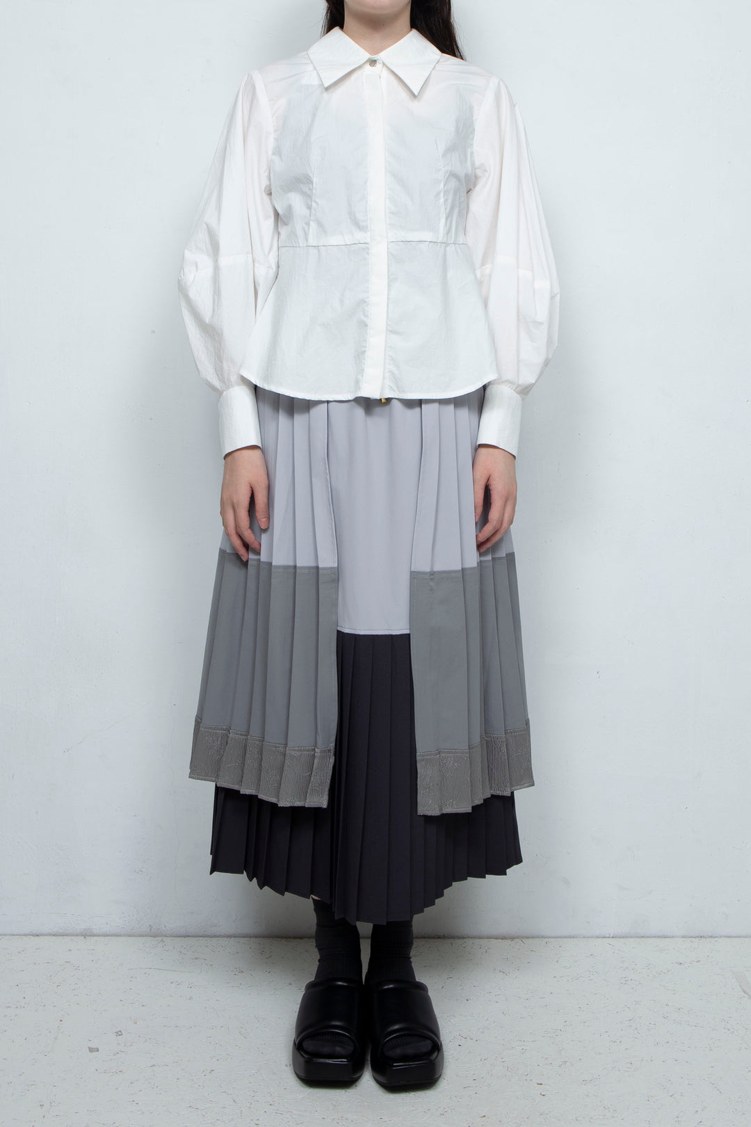 Volume sleeve blouse