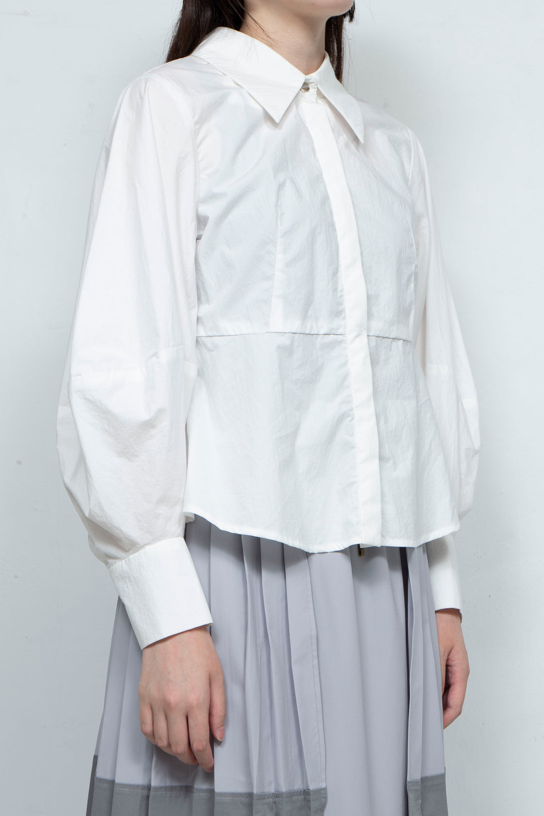 Volume sleeve blouse