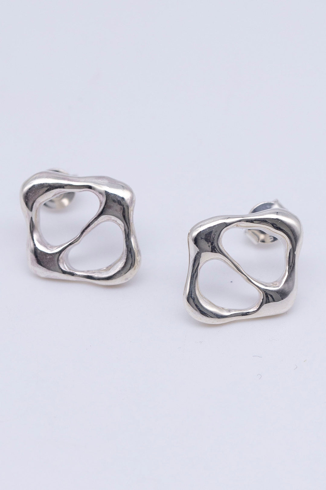 Water droplets P / PIERCE
