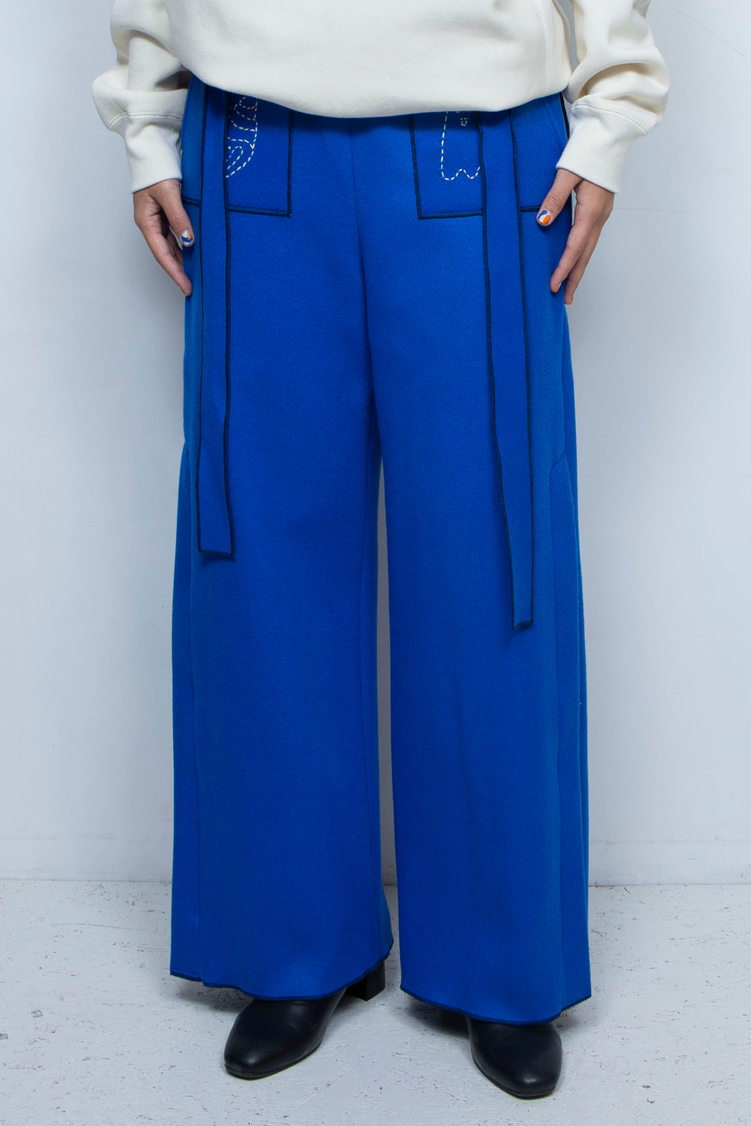 Ghost / embroidery cashmere pajama trousers "Lily of the valley"