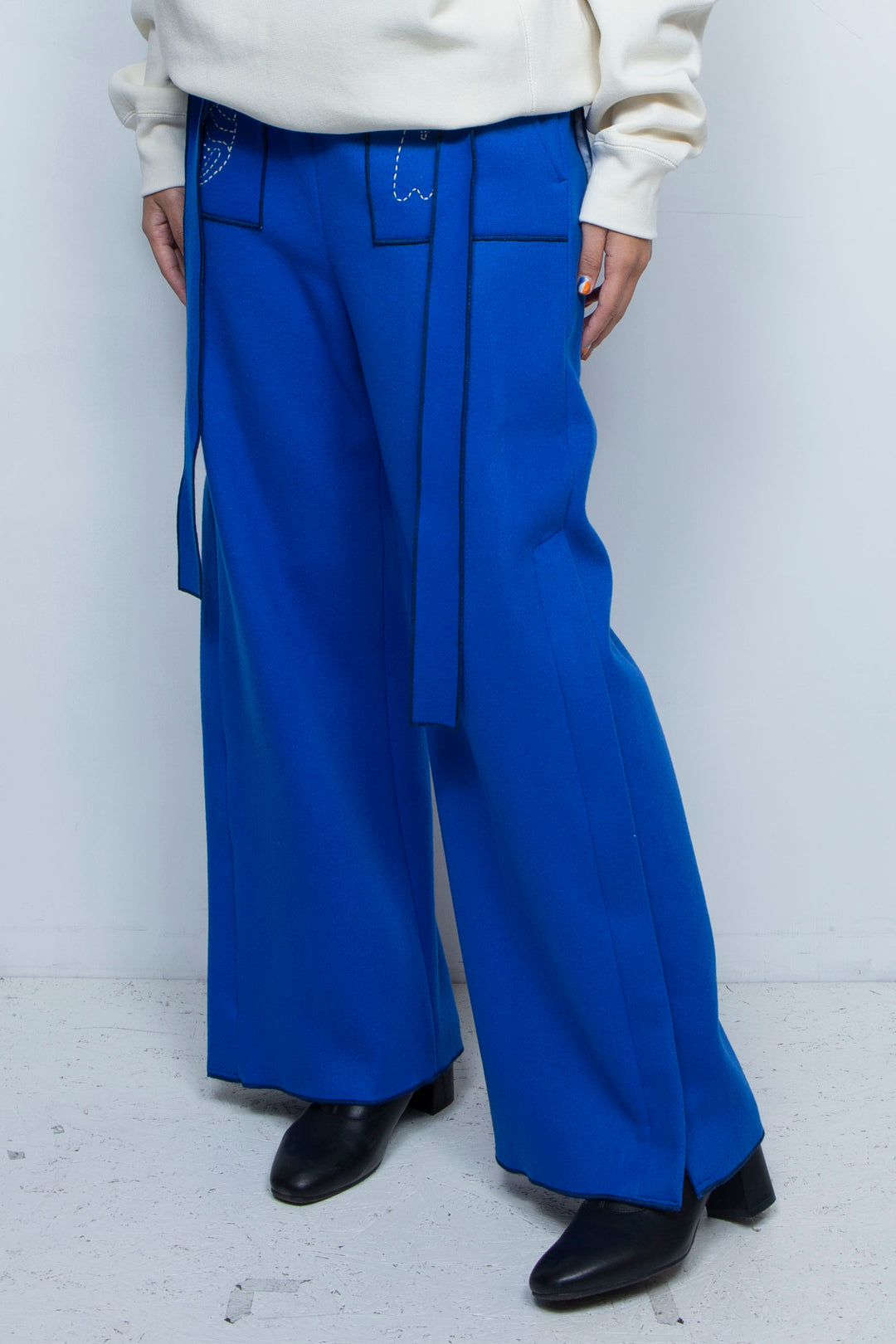 Ghost / embroidery cashmere pajama trousers "Lily of the valley"