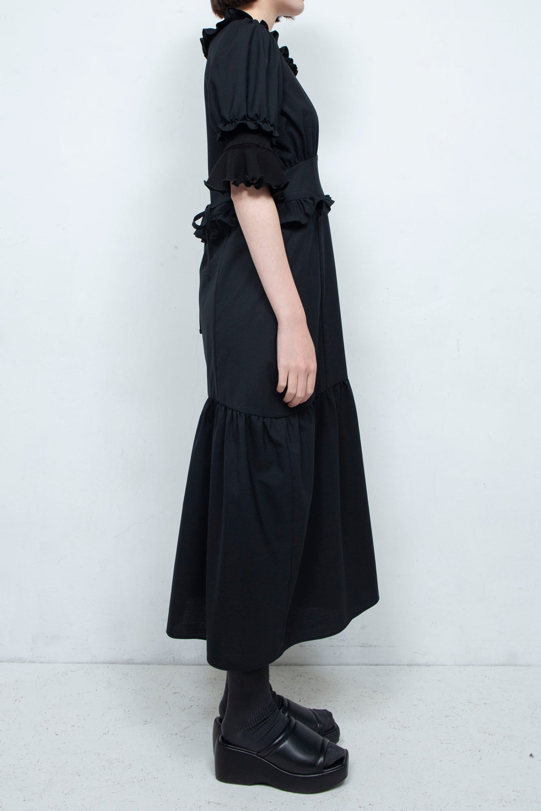 RIB FRILL MIDI DRESS BLACK