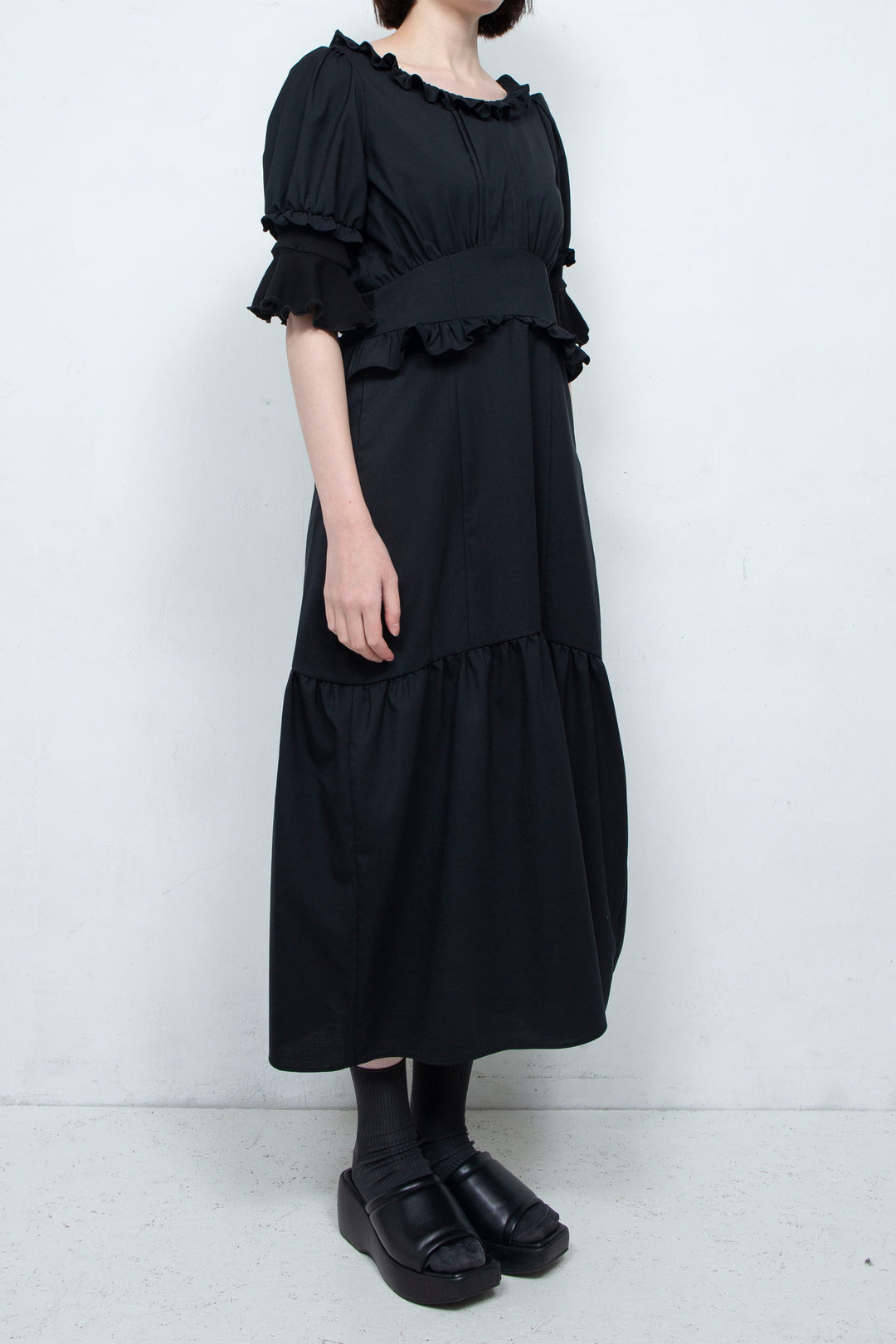 RIB FRILL MIDI DRESS BLACK