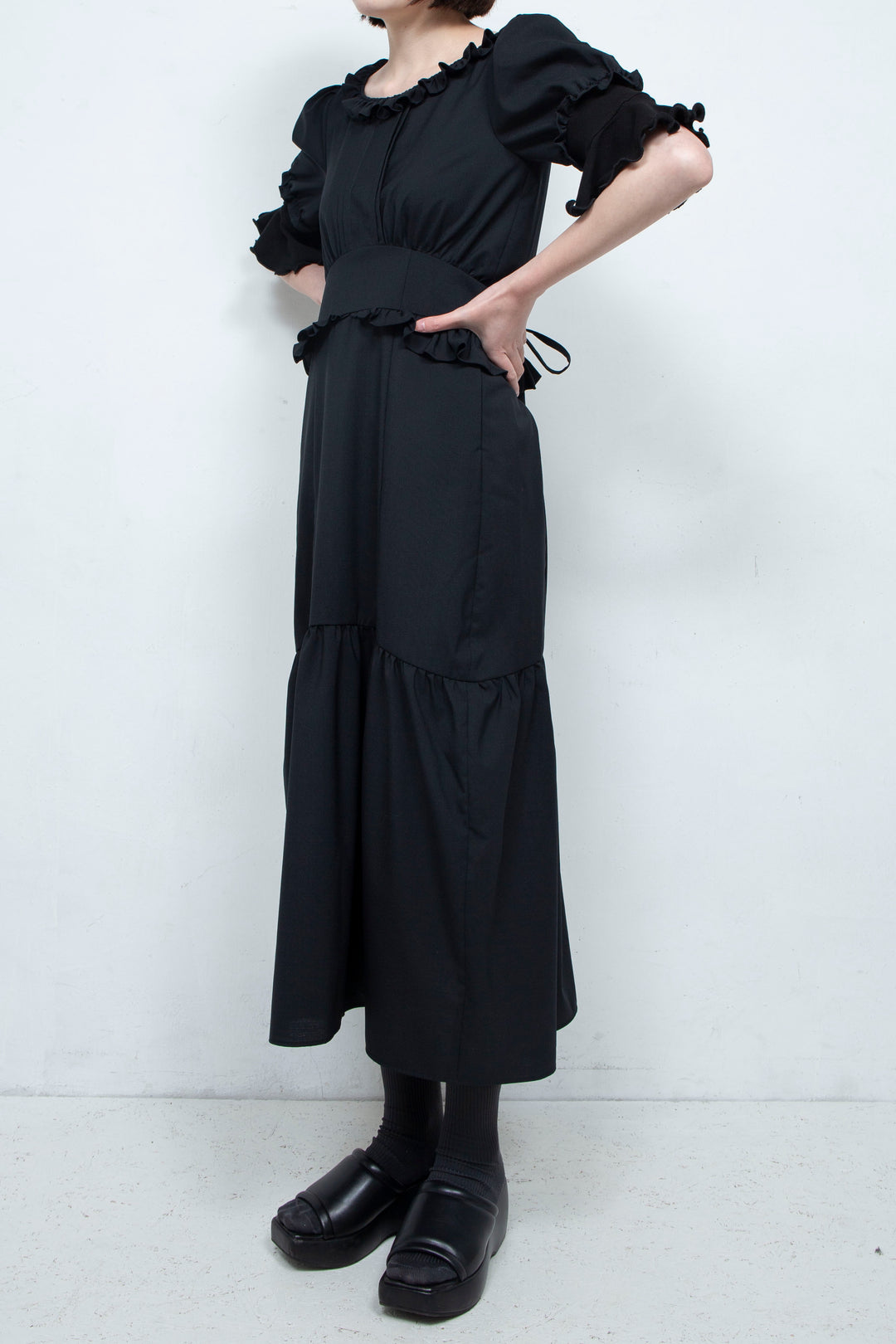 RIB FRILL MIDI DRESS BLACK