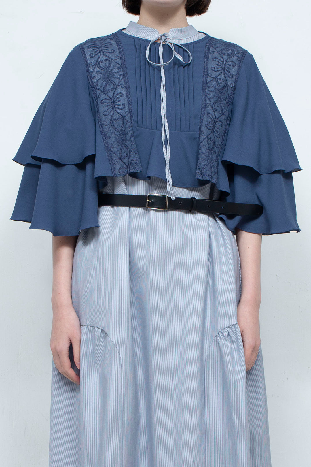 SUN LACE CROPPED BLOUSE NAVY