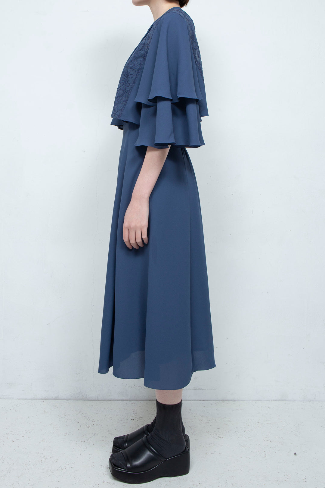 SUN LACE CROPPED BLOUSE NAVY