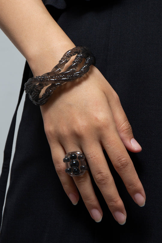 TEARDROP FRAME RING