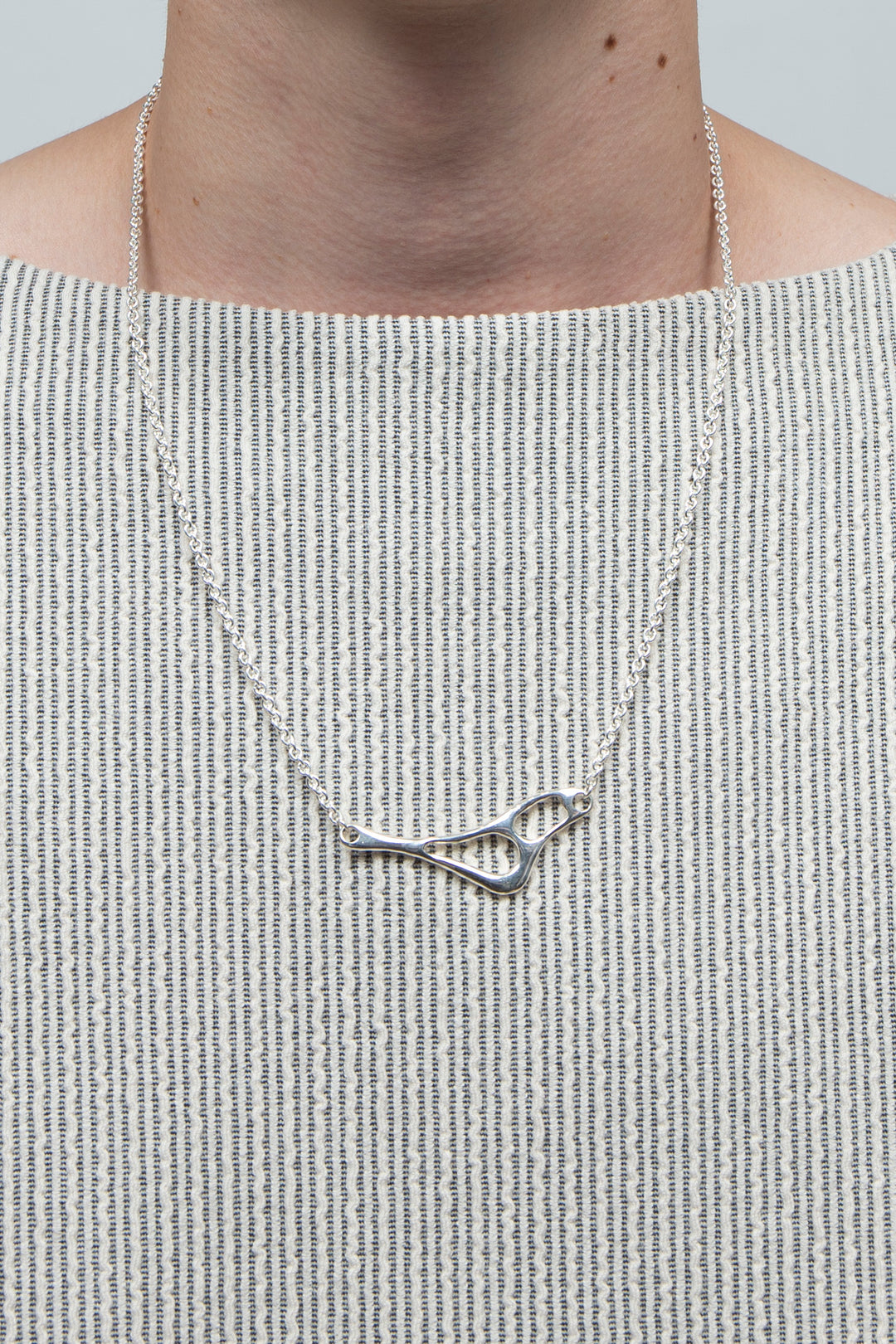 Nabi N / NECKLACE