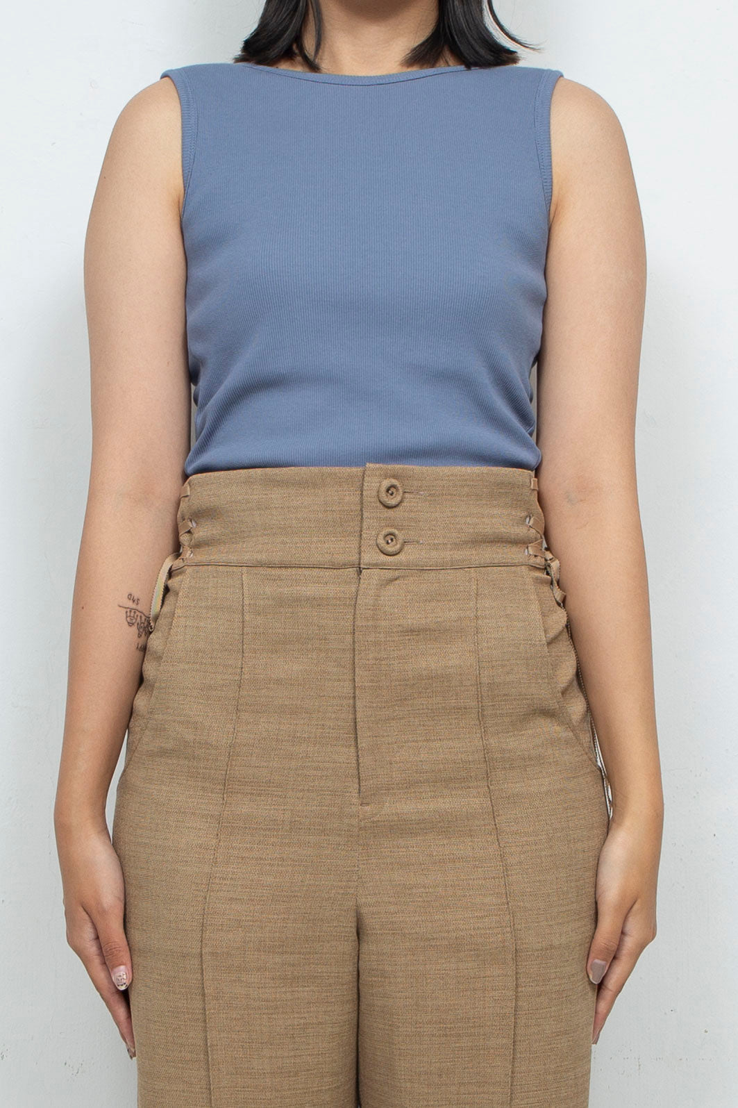 BACK OPEN RIBBON TANK TOP BLUE