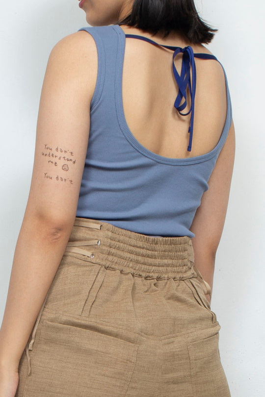 BACK OPEN RIBBON TANK TOP BLUE