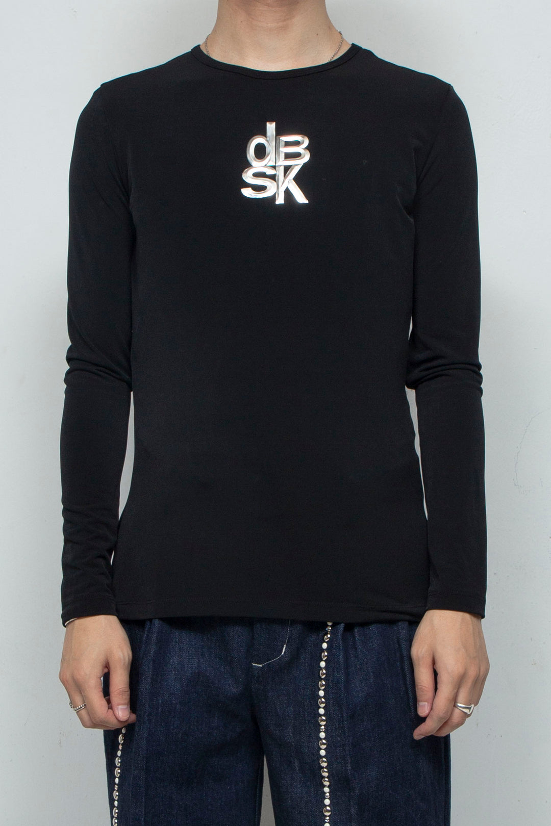 dBSK Motif Slim Fit Tops / BLACK