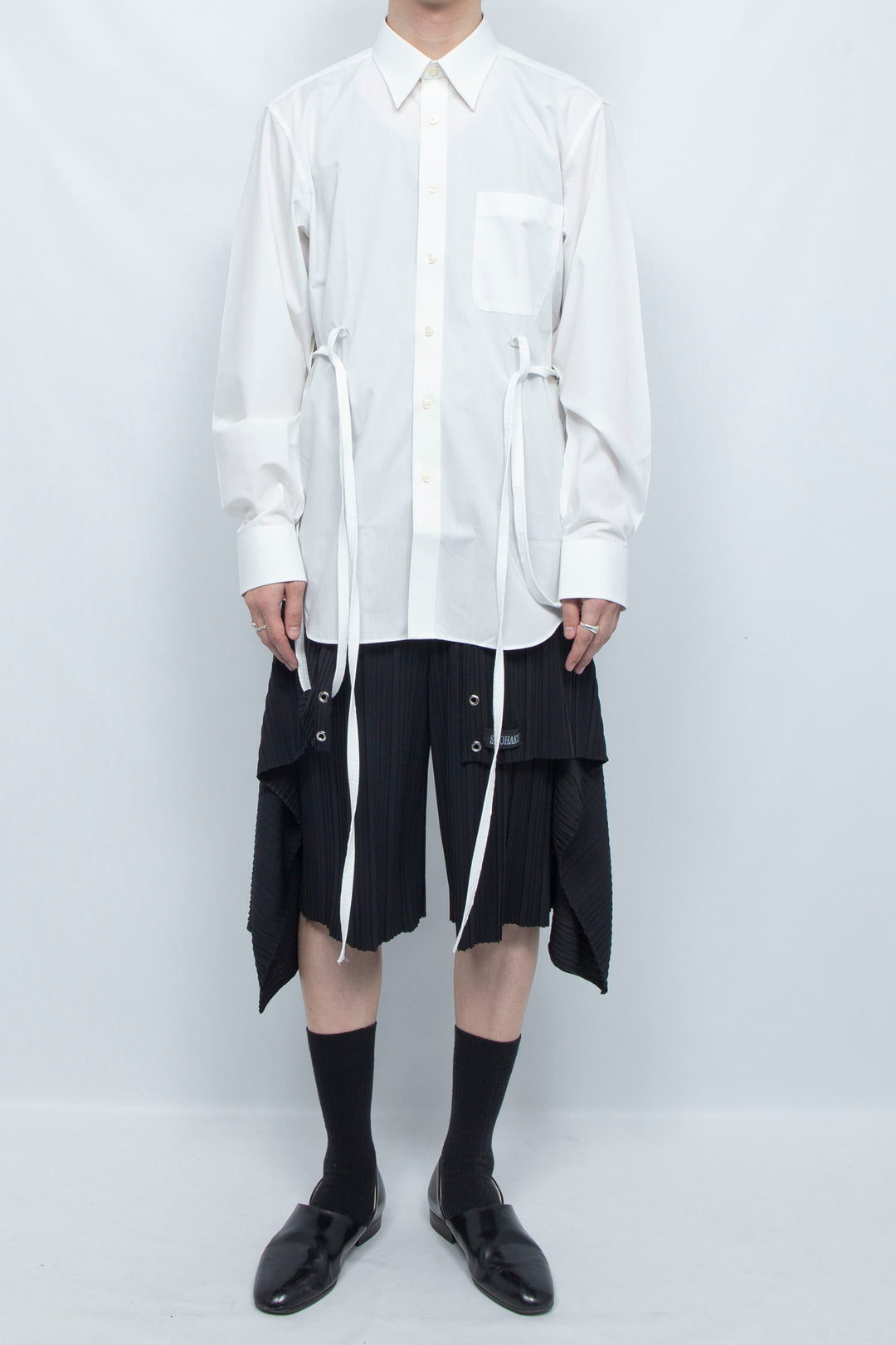PLEATS DRAPED SHORTS BLACK