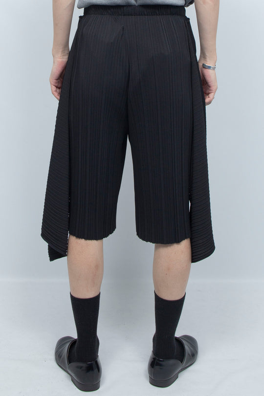 PLEATS DRAPED SHORTS BLACK
