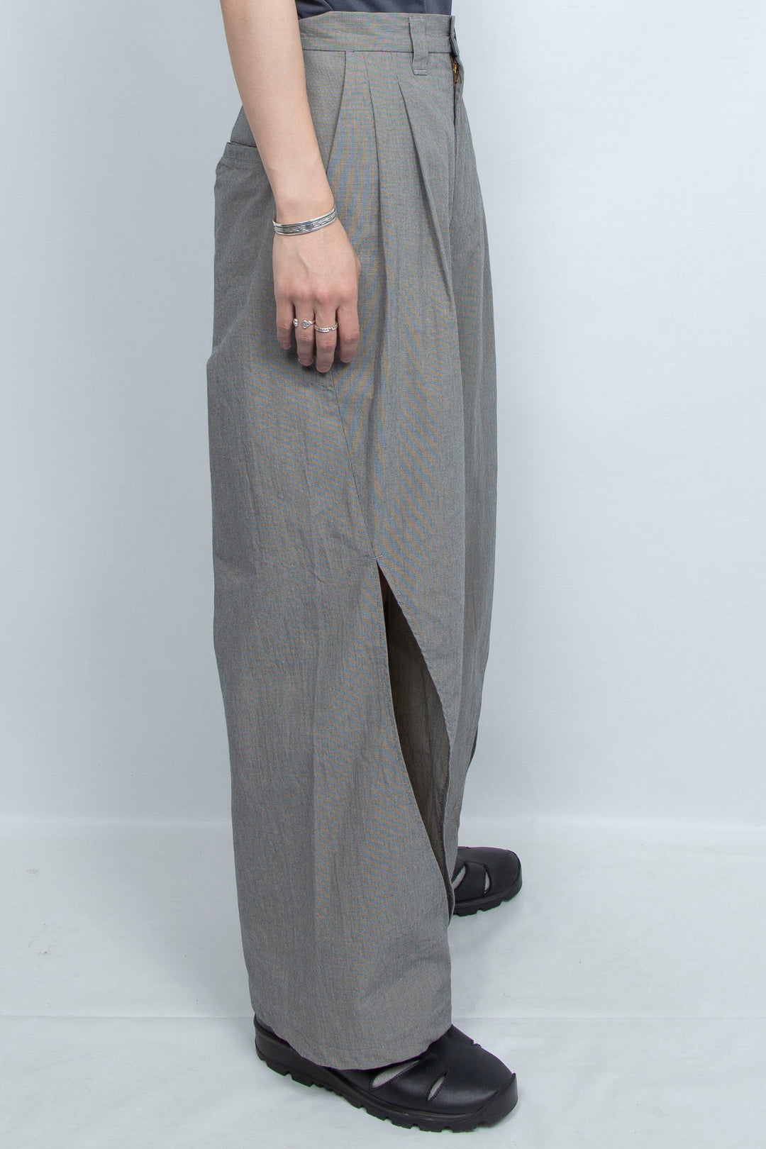 moon slit slacks chrcoal