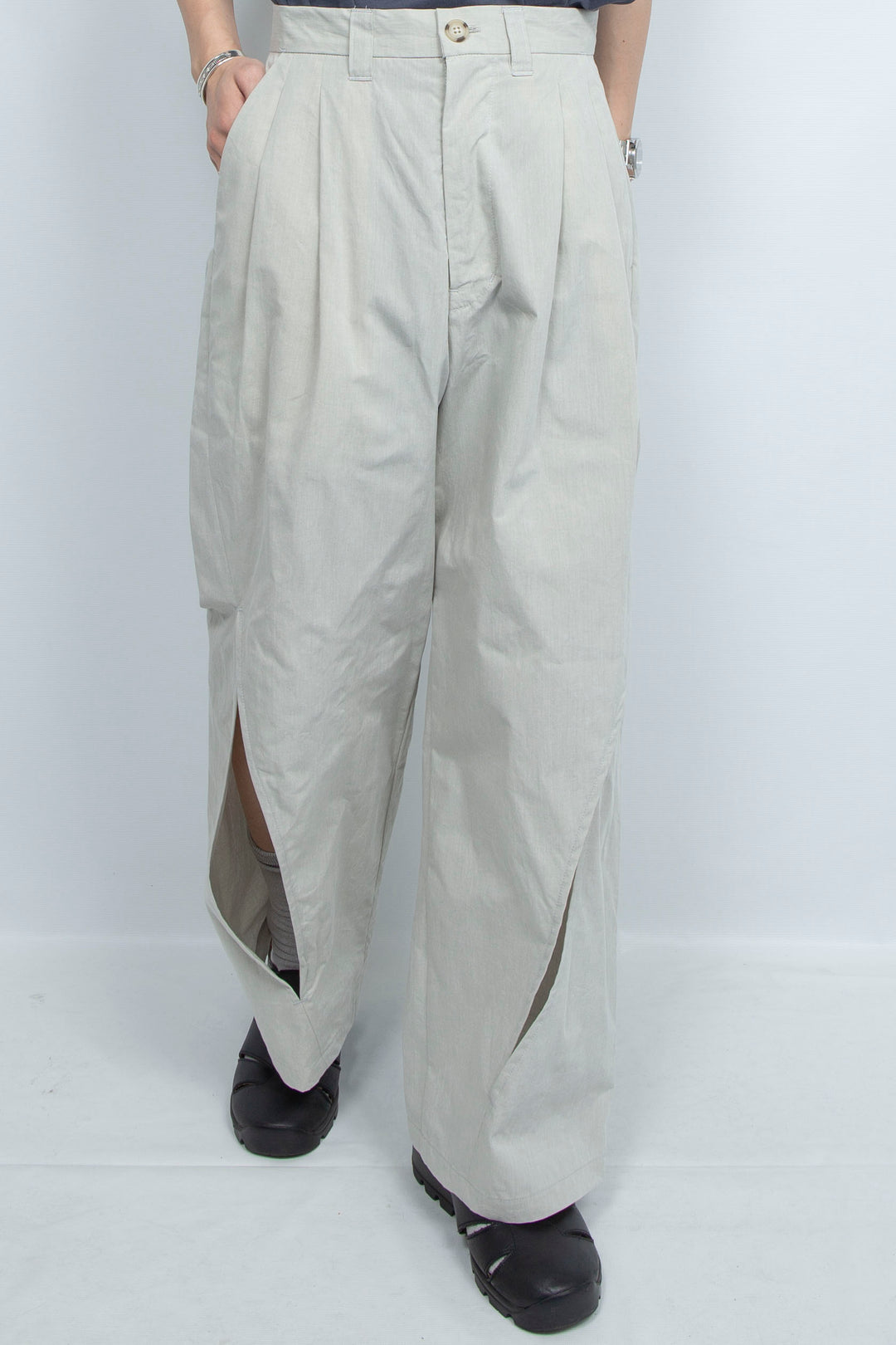moon slit slacks light gray
