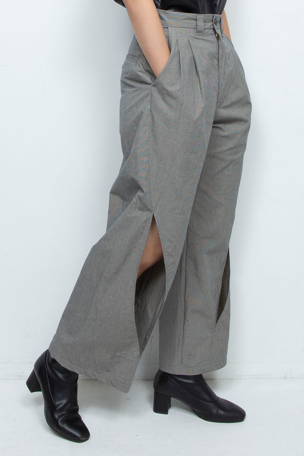 moon slit slacks chrcoal