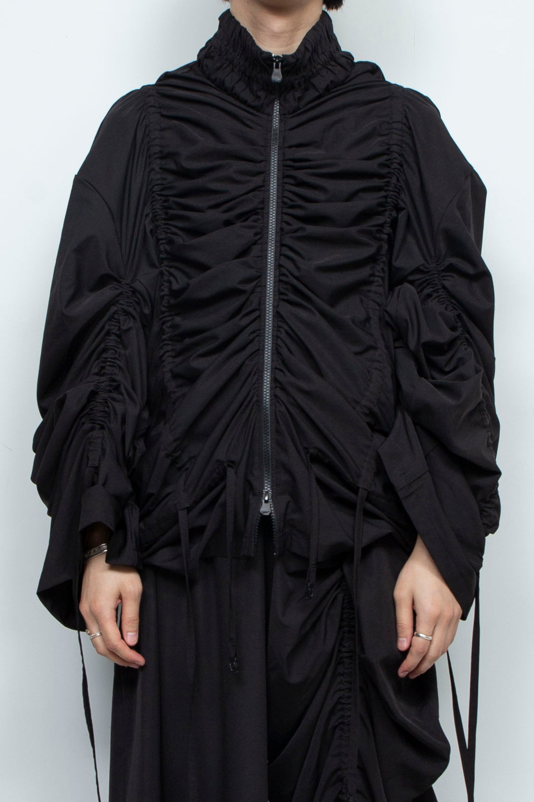 BLACK OVERSIZED GATHERED DRAWSTRINGS ZIP UP JACKET