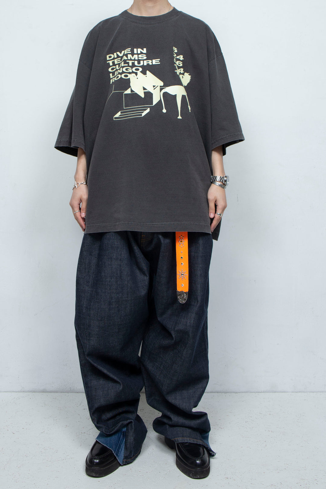 TEE/ROOM BLACK