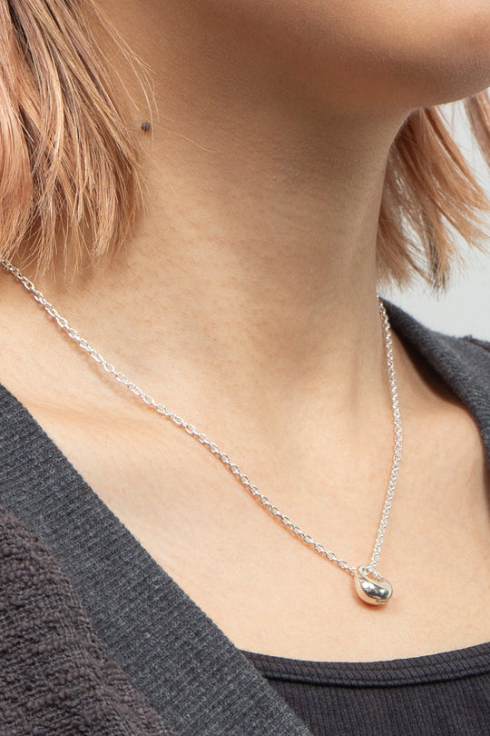 Selene 00:01 – Echo Core(残響の核)|Necklace