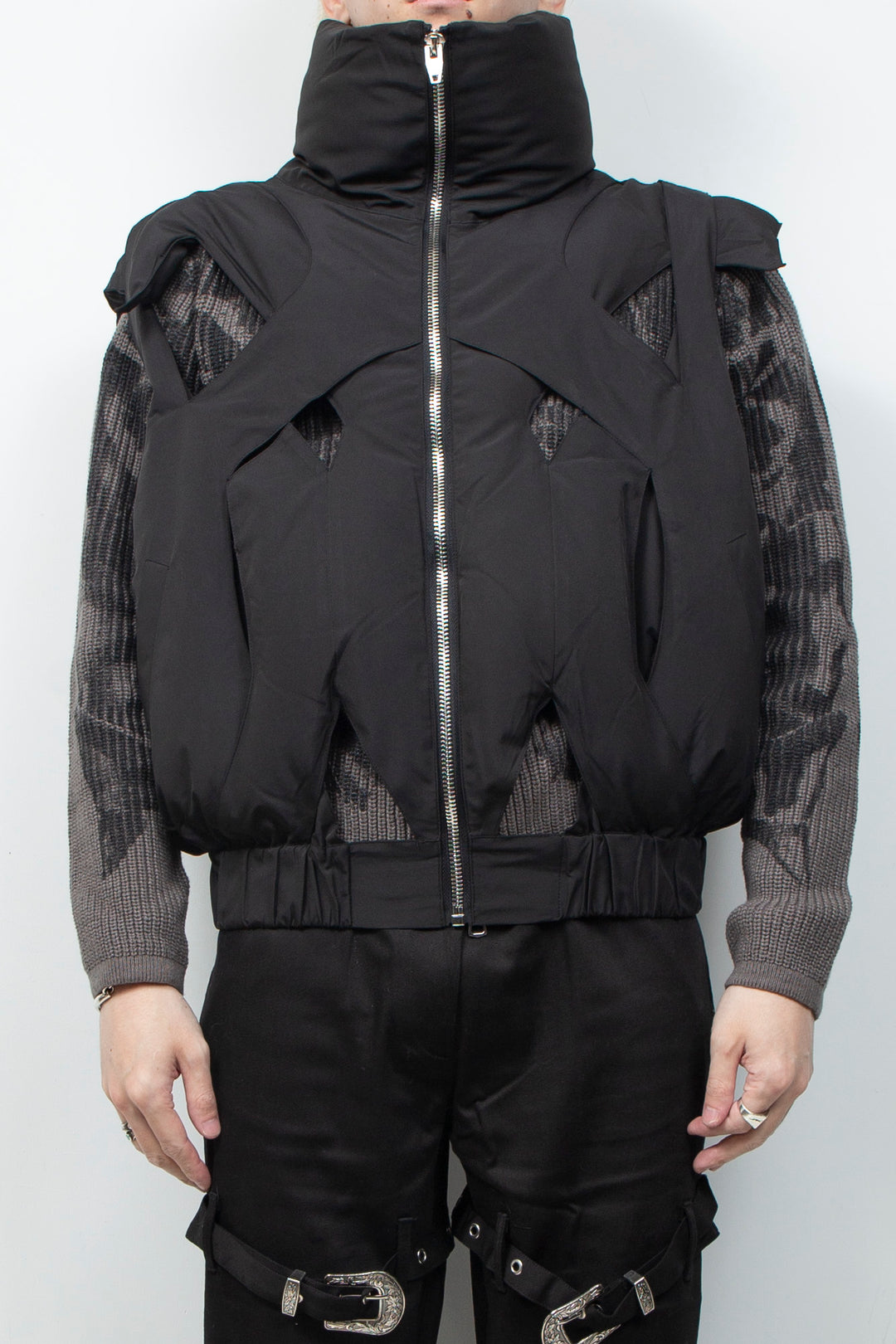 Black hollowed-out cotton vest