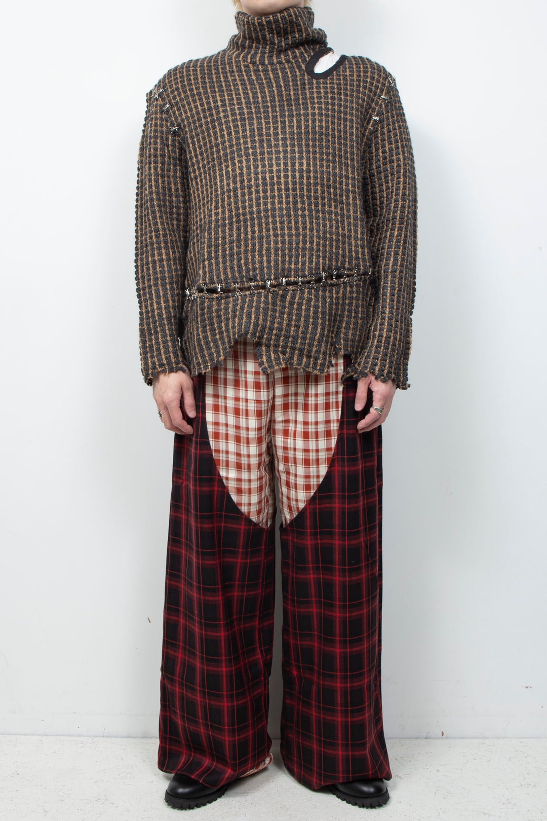 Army green hook sweater