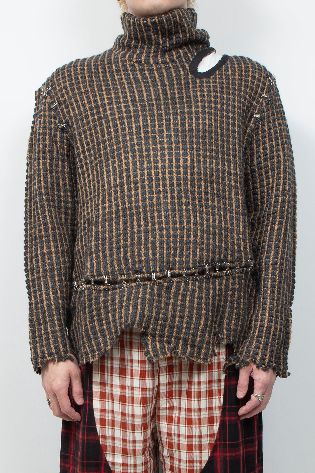 Army green hook sweater