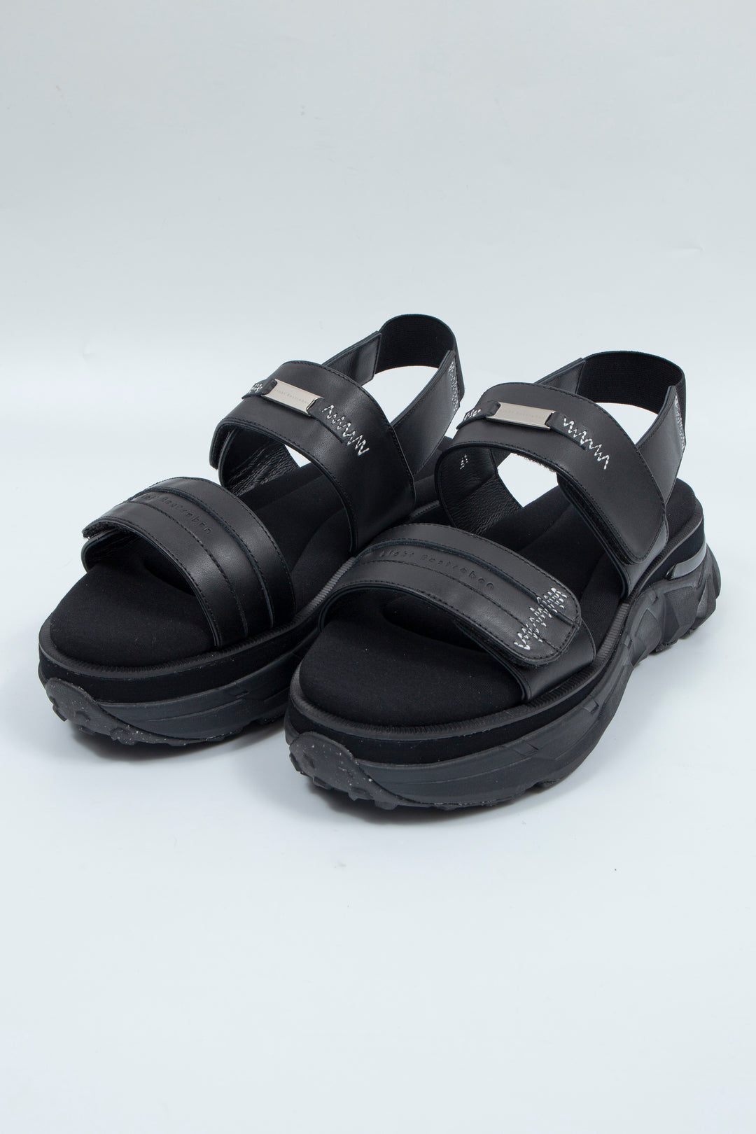 STITCH WORK DOCKING LEATHER SANDALS