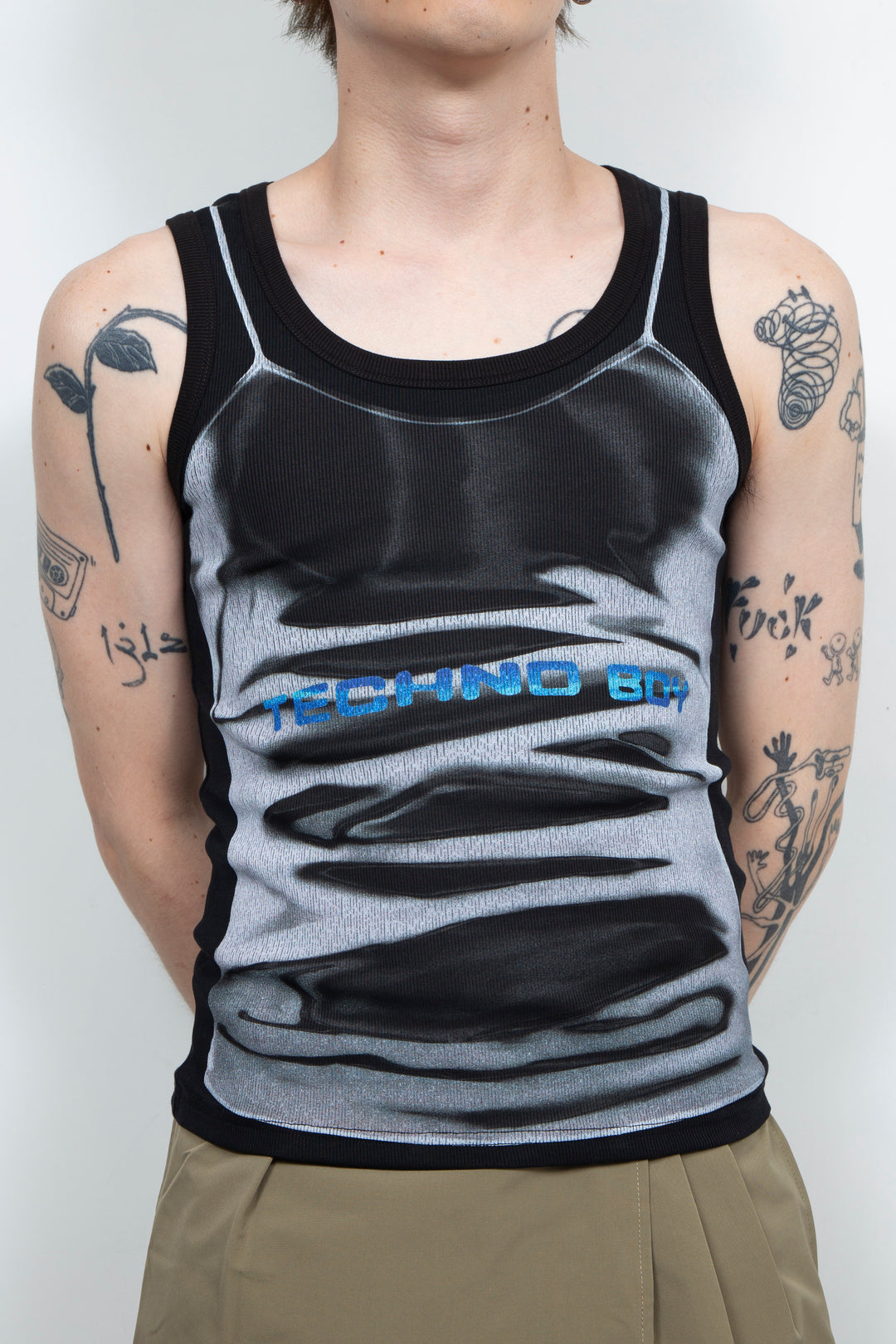 Two tone printed thread vest Black