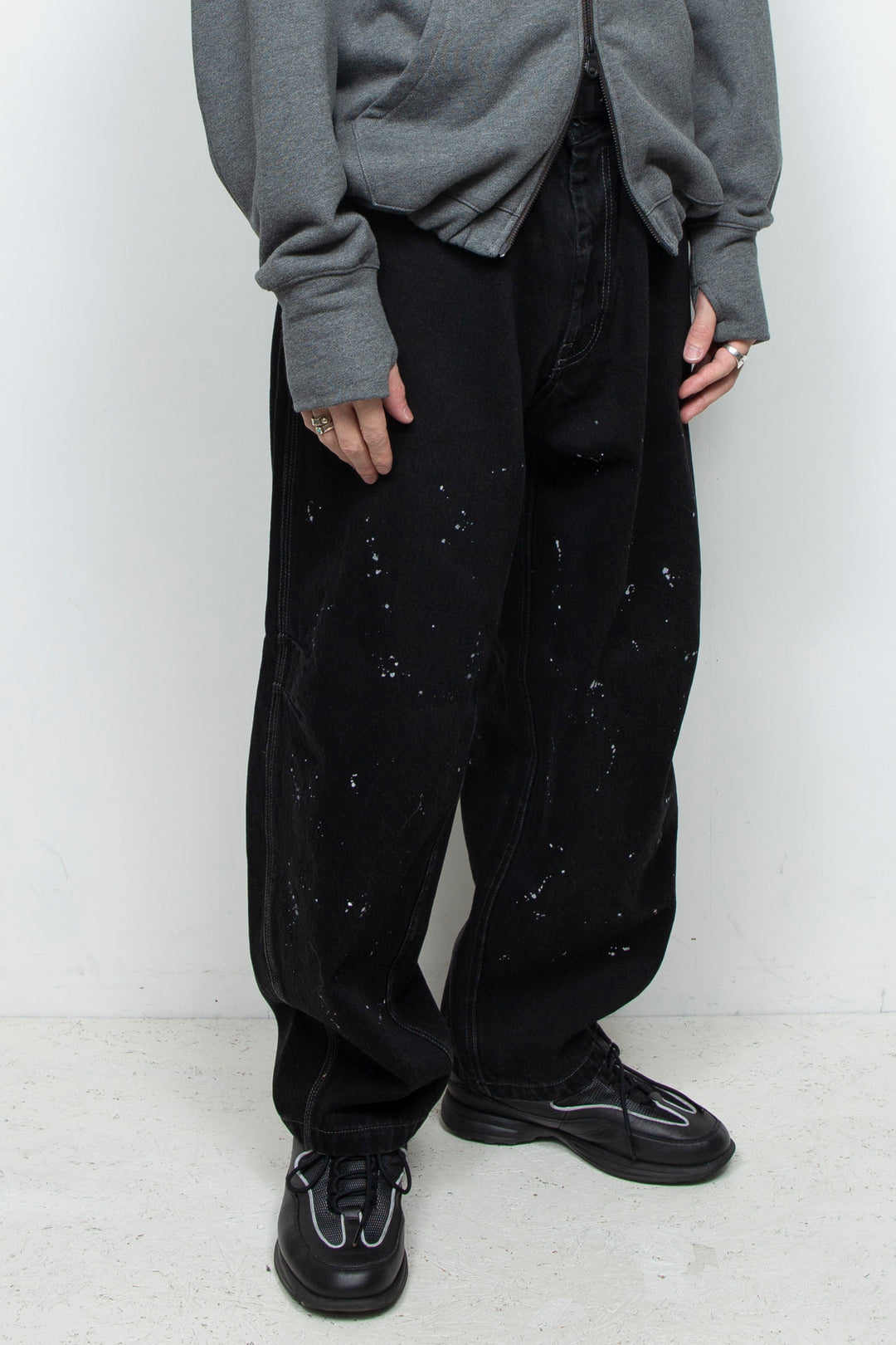 3D-Inertia Pattern Frosted Painted Barrel Denim BLACK