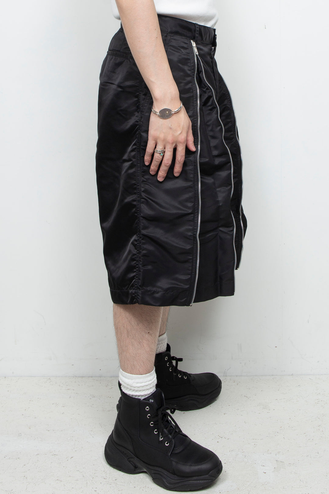 Zipper nylon baggy shorts Black