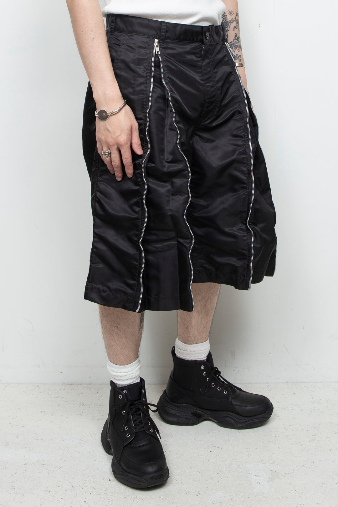 Zipper nylon baggy shorts Black