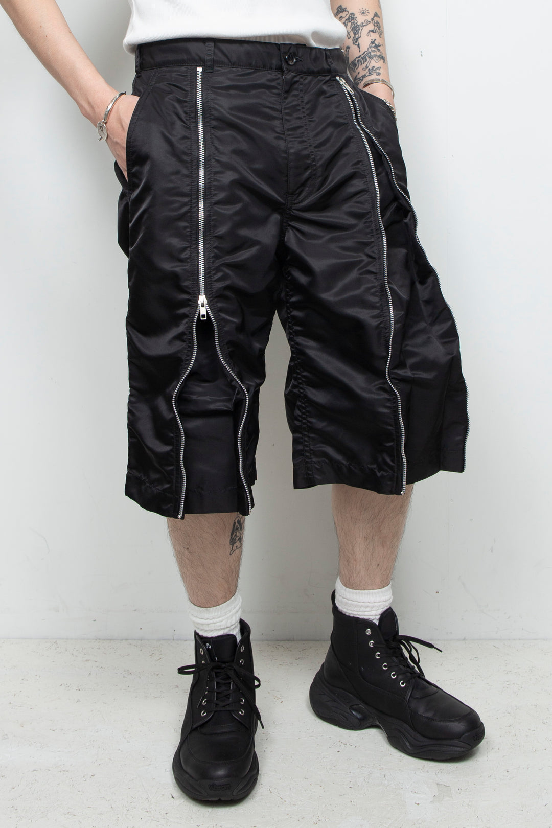 Zipper nylon baggy shorts Black