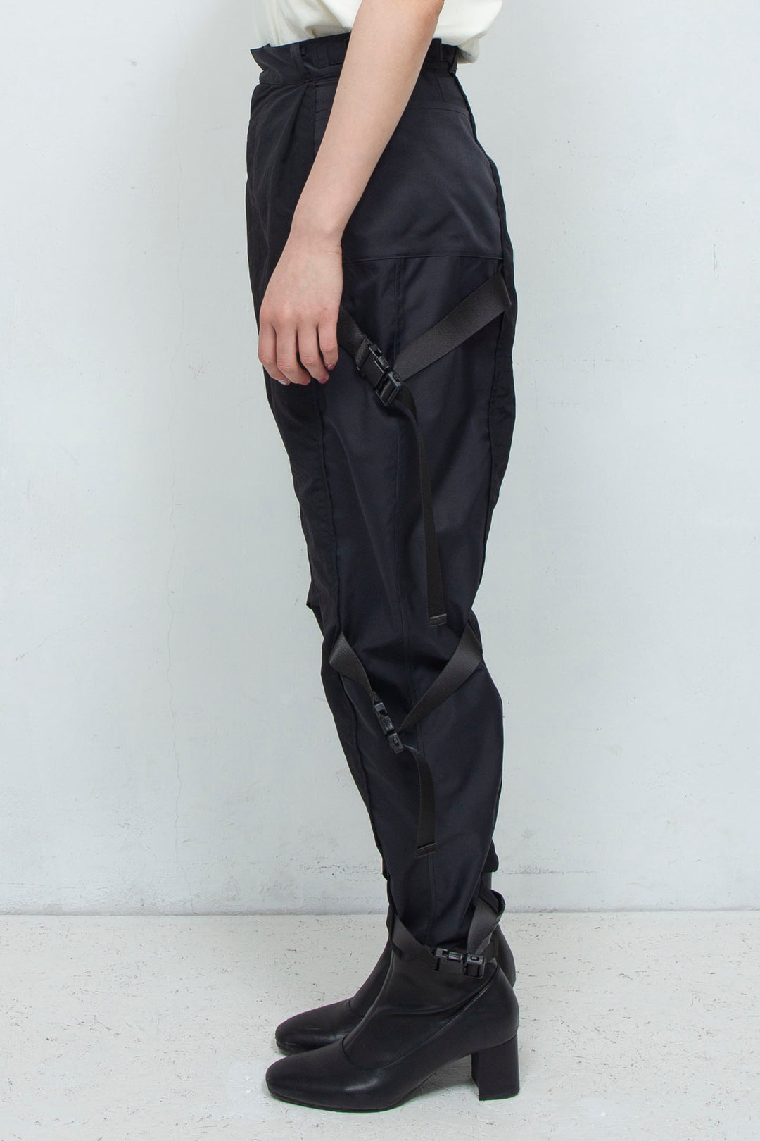 layered belt pants BLACK
