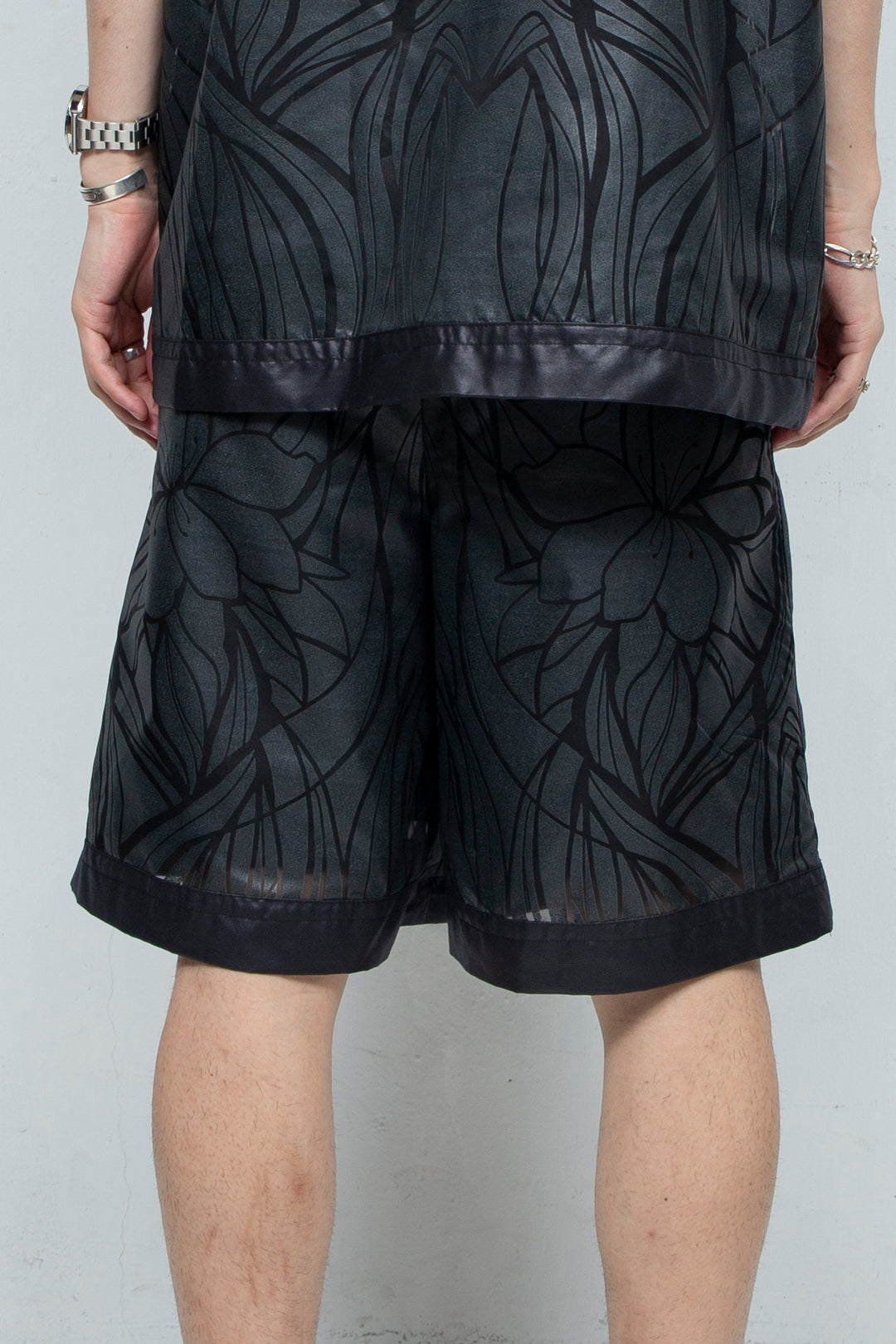 Graphic Sheer Half Pants