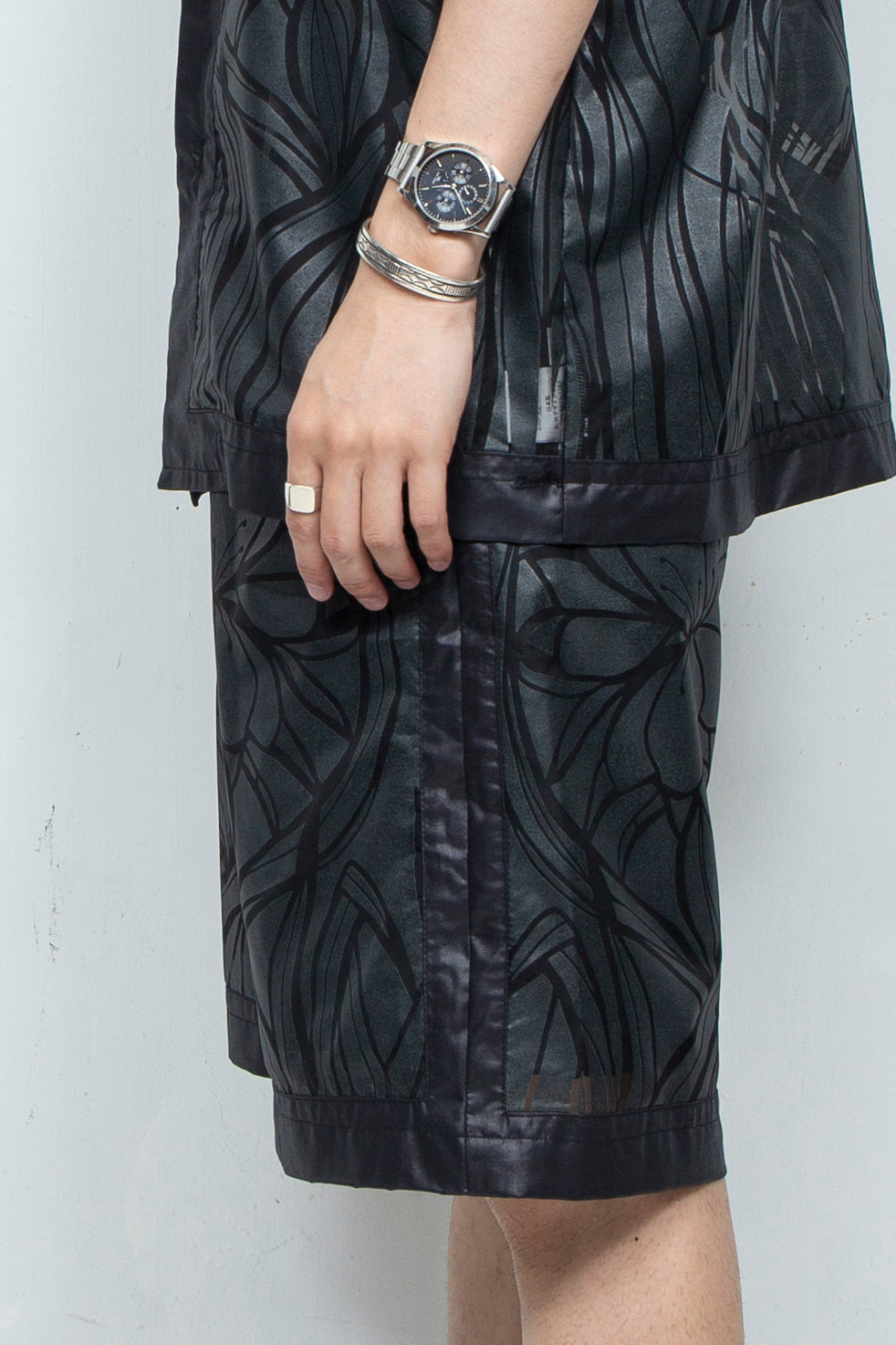 Graphic Sheer Half Pants