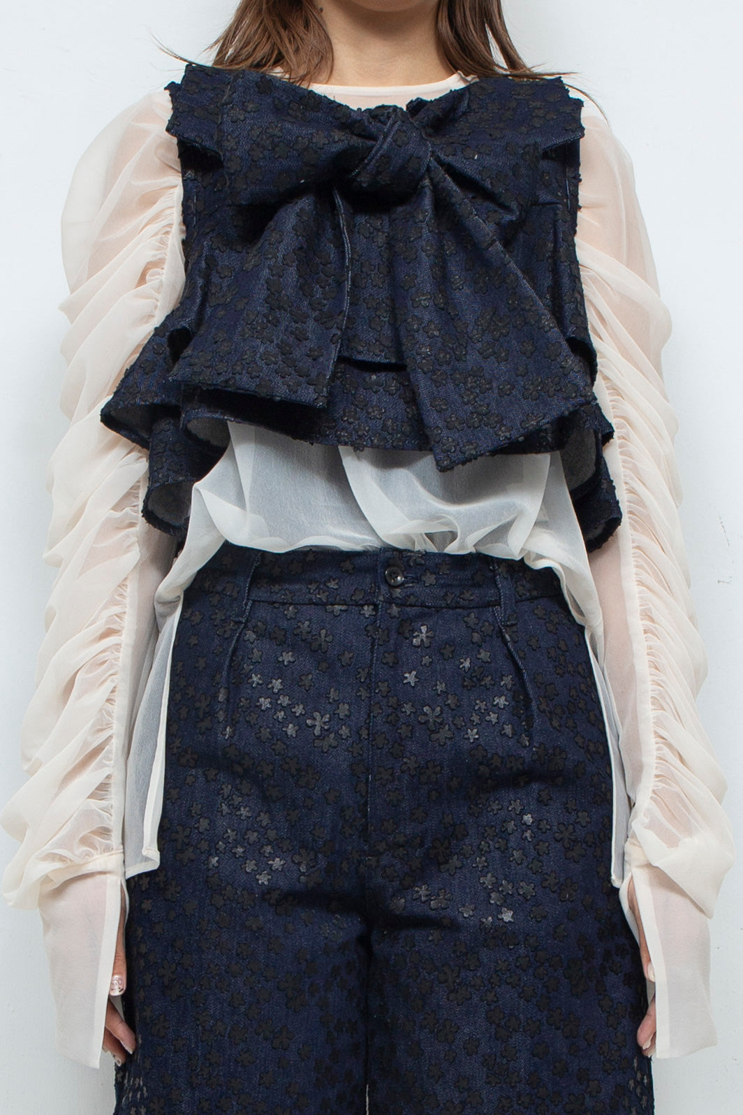 Flower print denim blouse black / naokitomizuka（ナオキトミズカ 