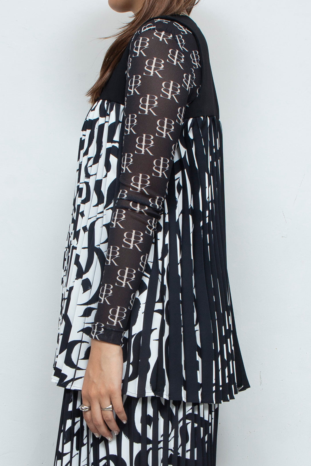 Two Face Accordion Pleats Sleeve-less Top BI