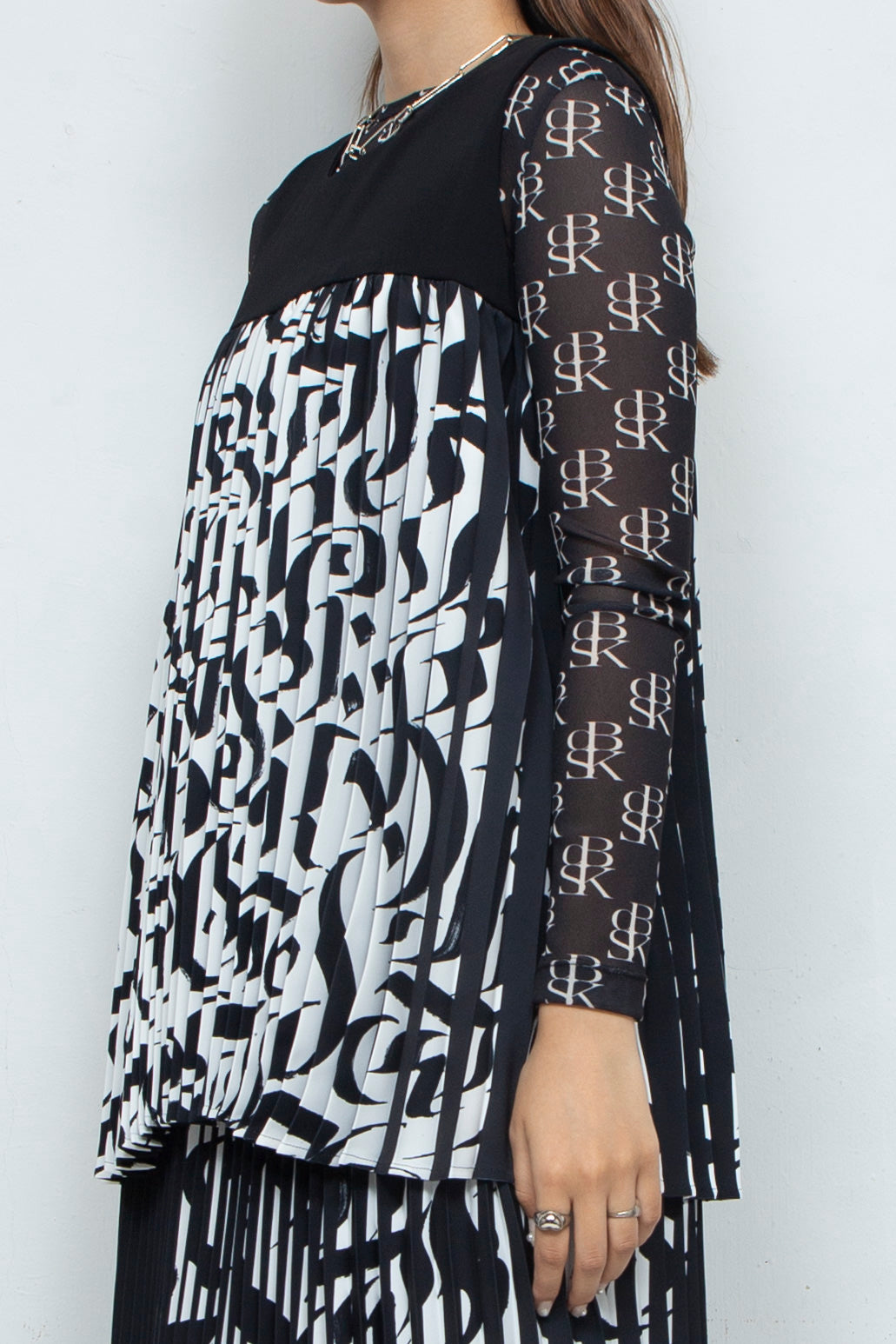 Two Face Accordion Pleats Sleeve-less Top BI