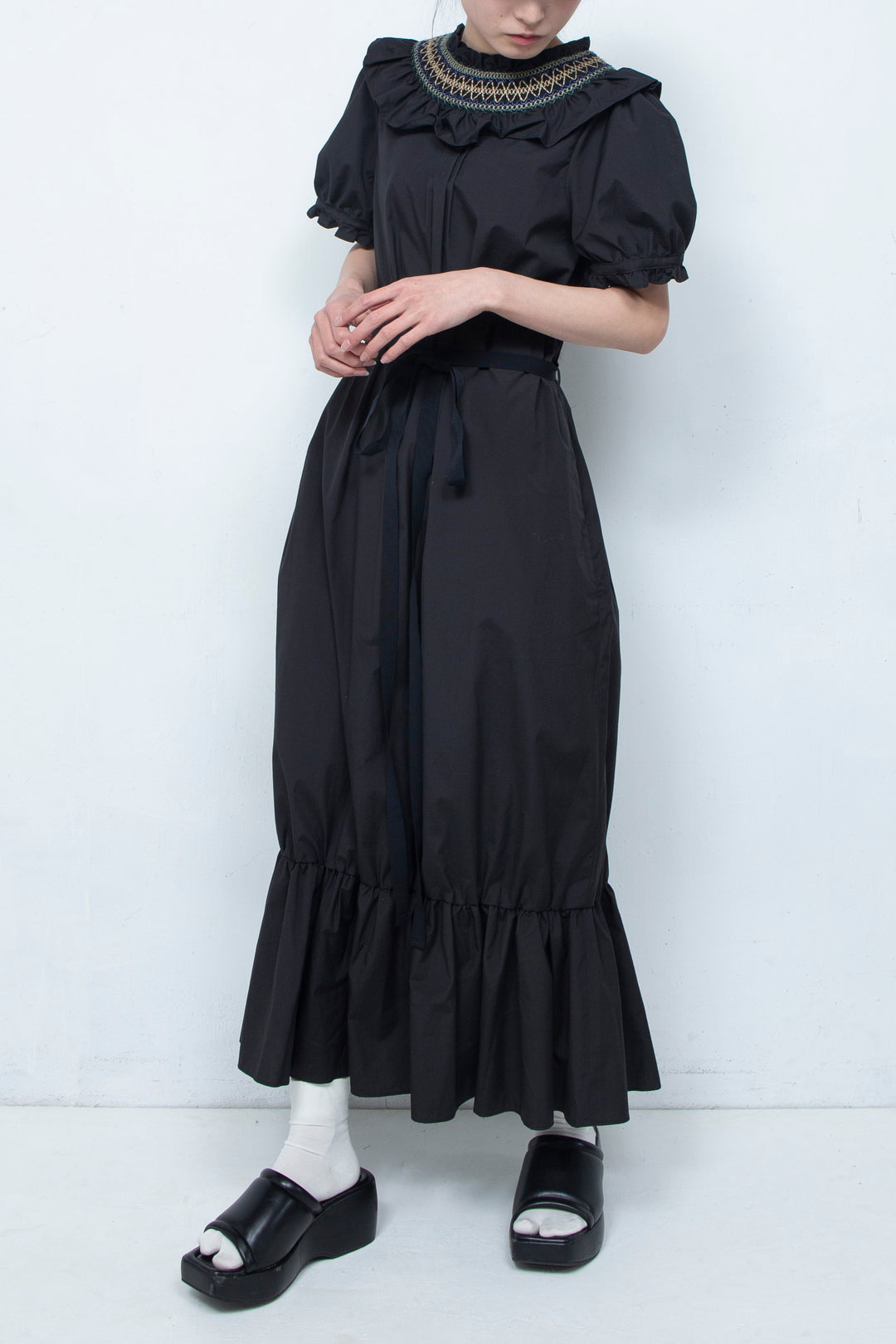 SMOCKING WAIST RIBBON MAXI DRESS BLACK