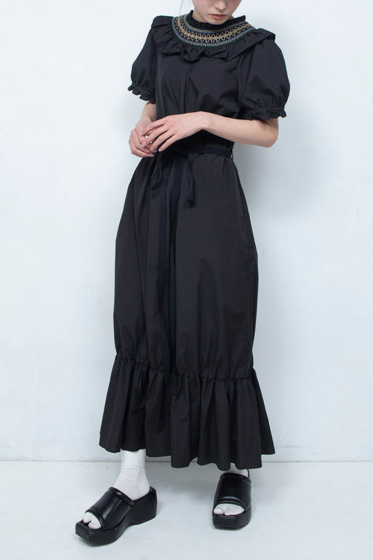 SMOCKING WAIST RIBBON MAXI DRESS BLACK
