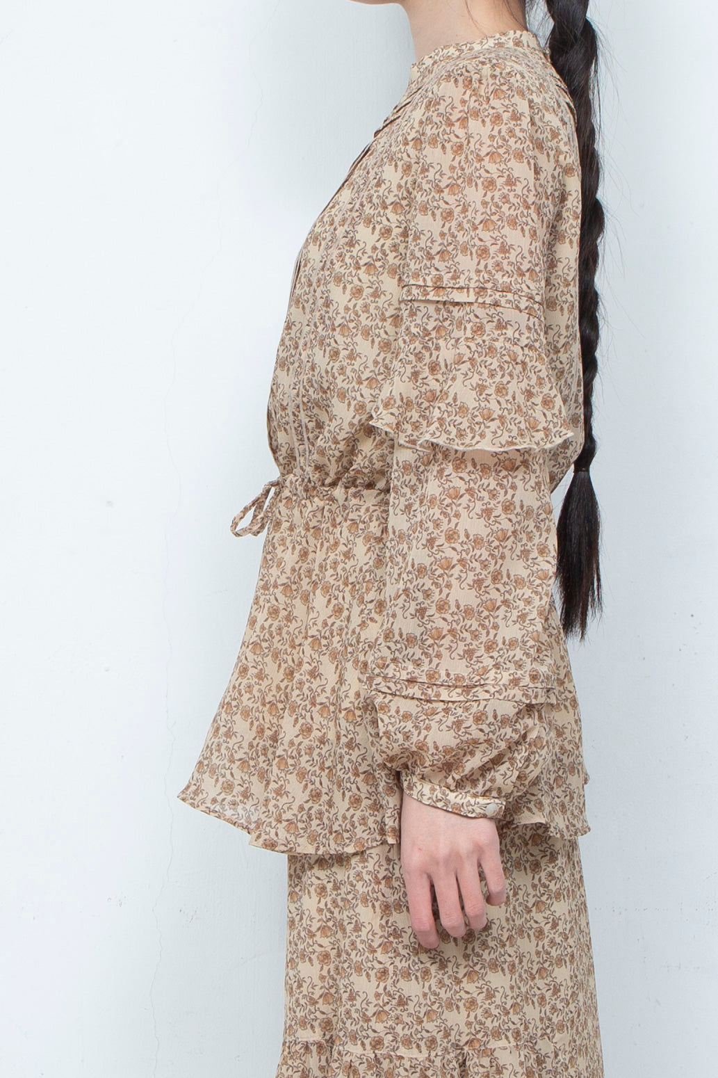 3D PRINTED BUTTON 2-WAY CRINKLE TUCK RUFFLE BLOUSE (FLORAL)