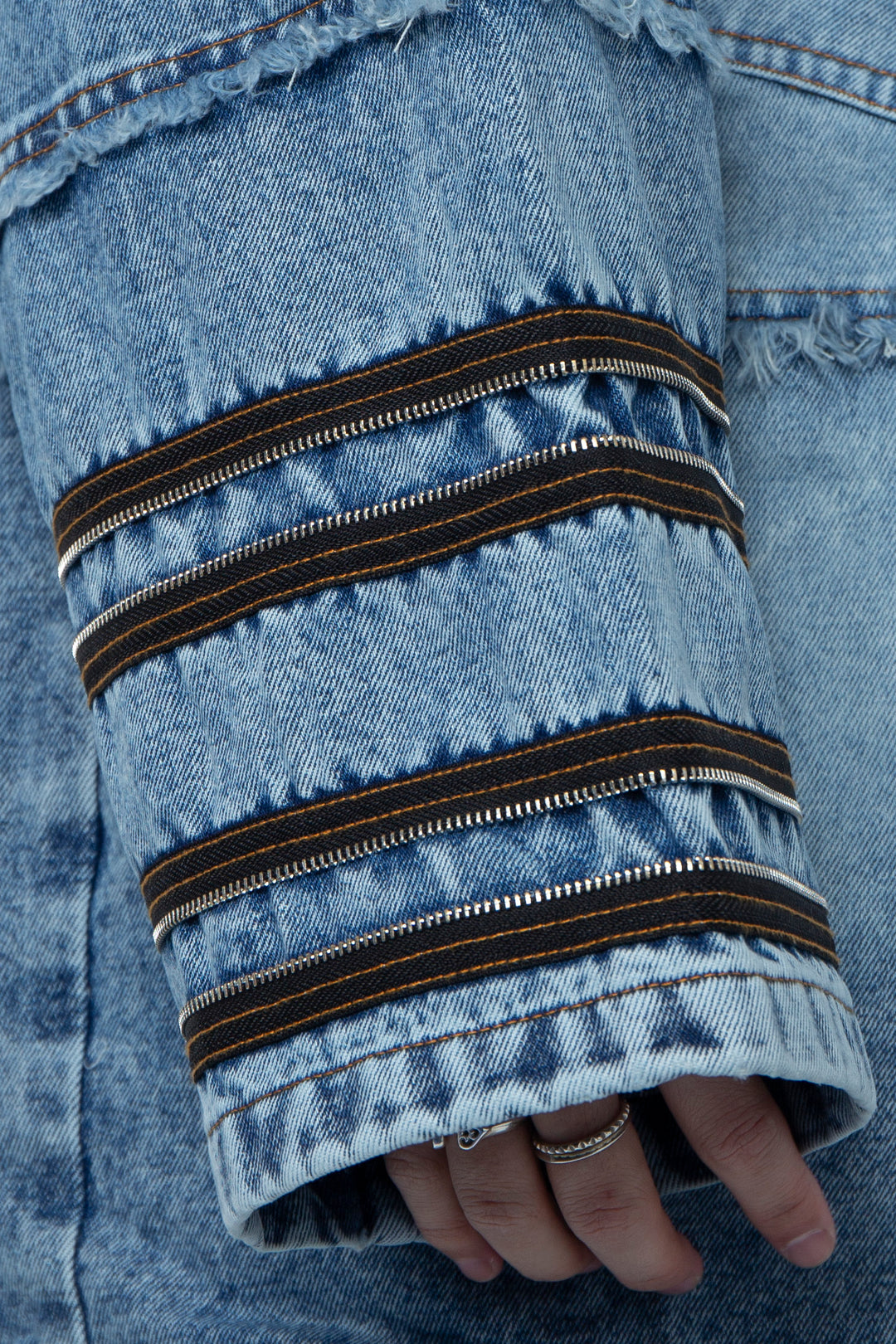 Silhouette fringed zipper denim jacket