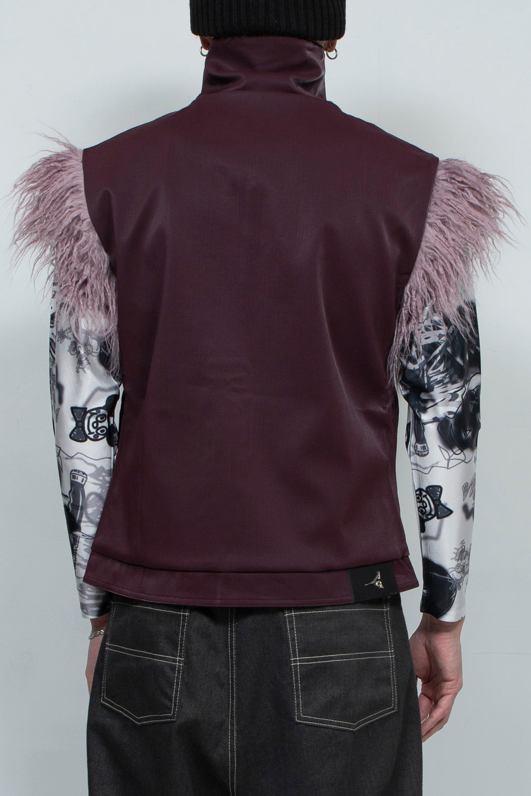 Purple hairy shoulder sleeveless vest