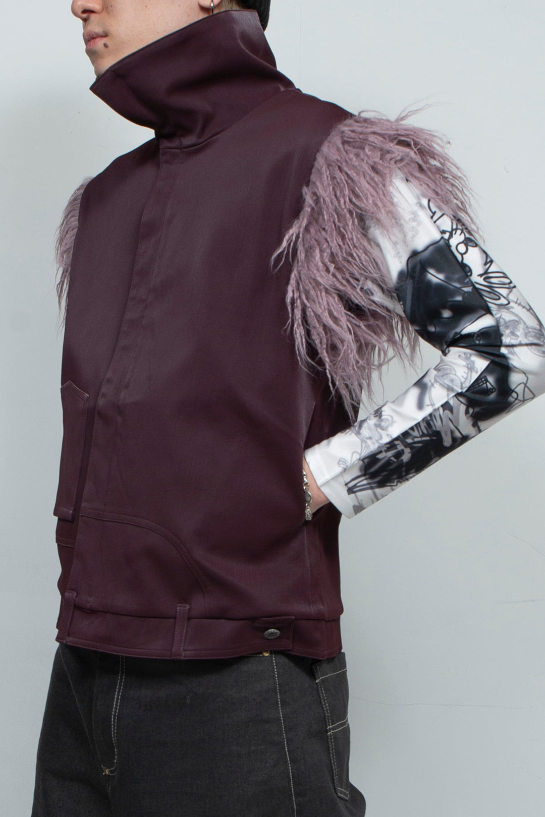 Purple hairy shoulder sleeveless vest