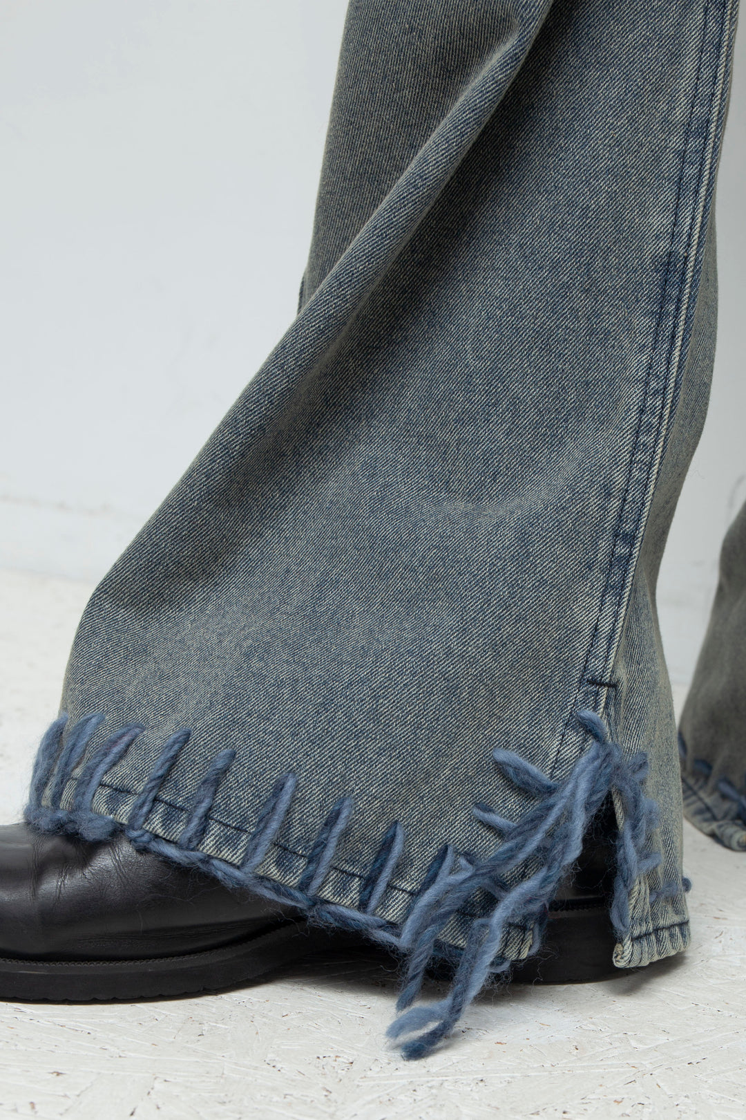 TΣist Hand Stitch Denim Flare Pants / Blue