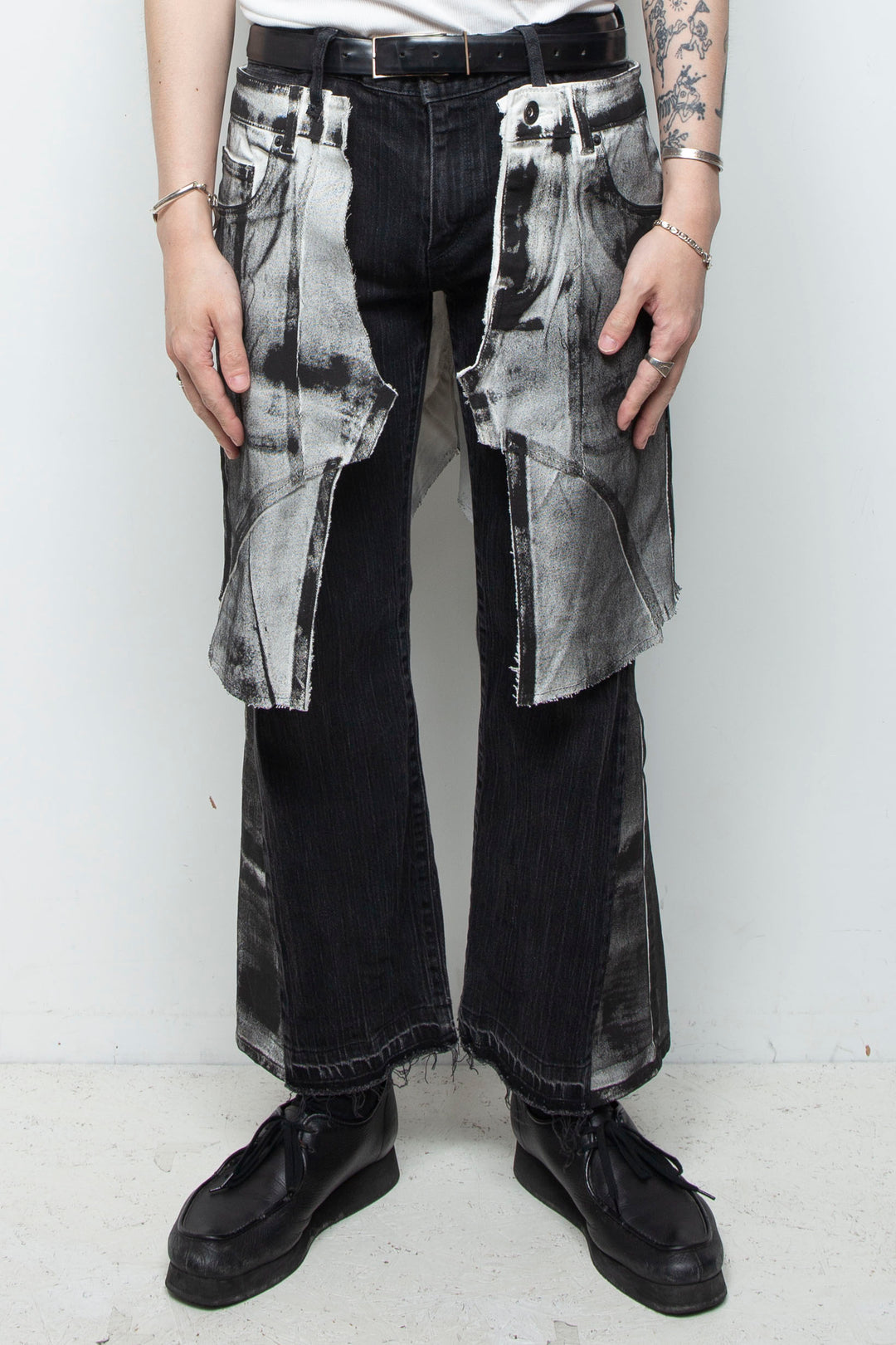 WRAPPED HAND PAINTING FLARE JEANS