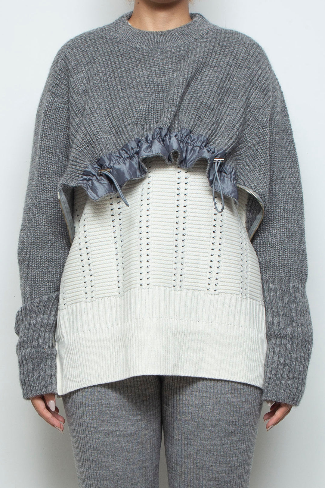 250201 KNIT GRAY