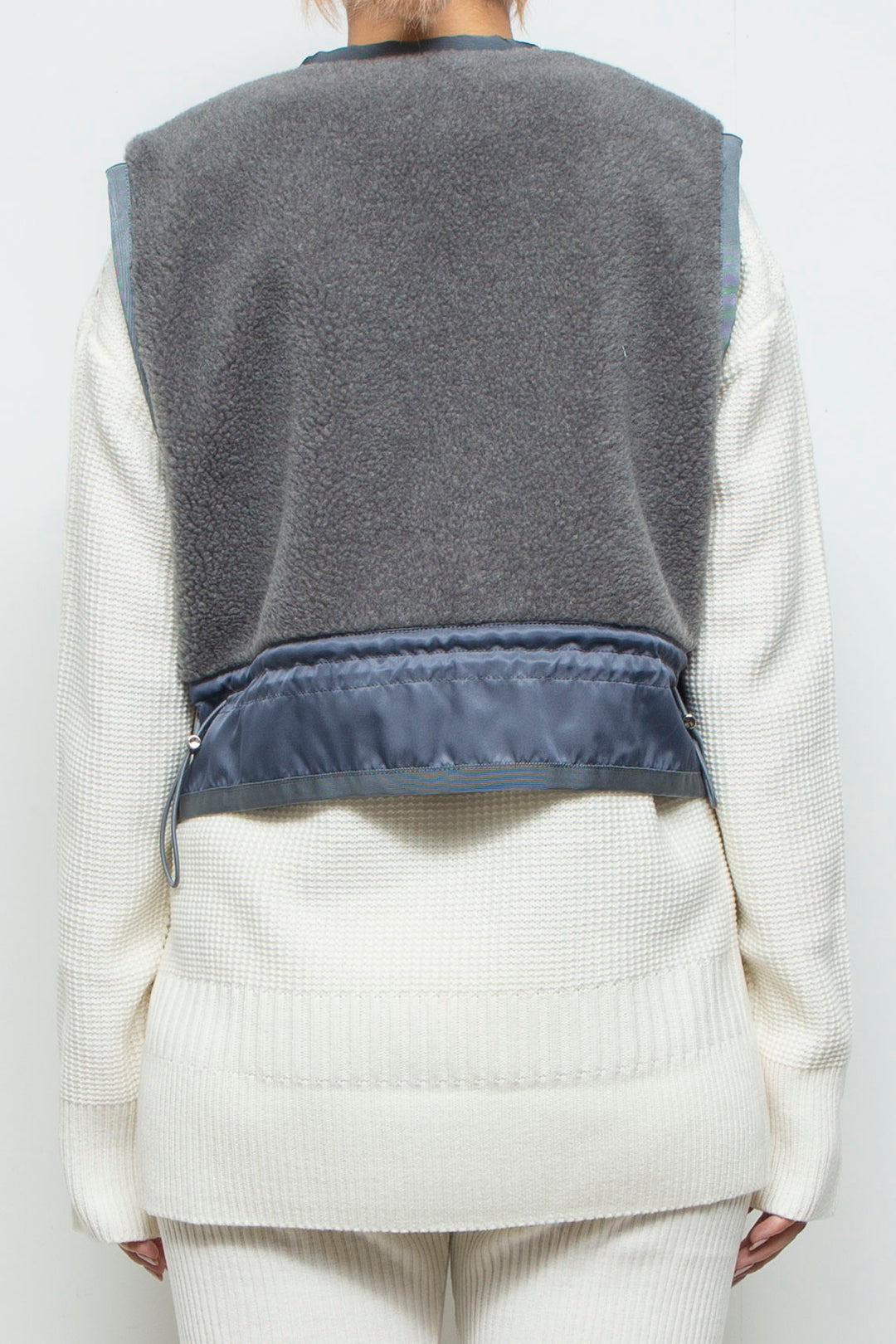 250209 VEST GRAY